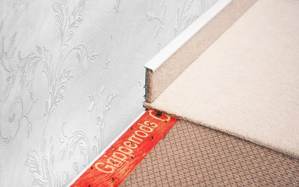 Плинтус для ковролина Korner Listwa 100 Белый 2,5м (50мм) в Йошкар-Оле