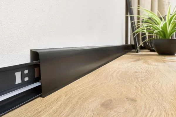 Плинтус пластиковый Arbiton INDO70 220 Чёрный матовый 2.5 м в Йошкар-Оле