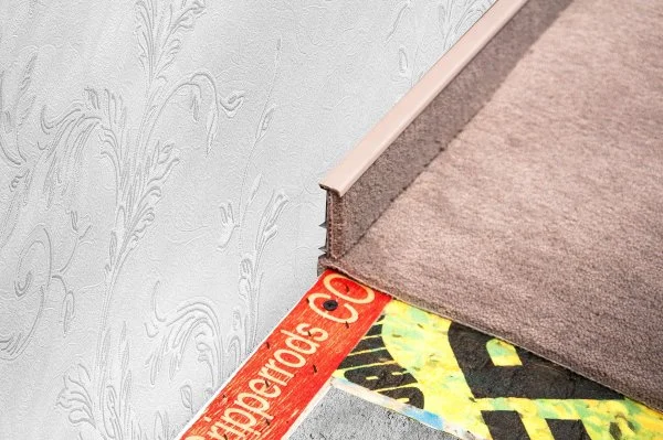 Плинтус для ковролина Korner Listwa 102 Беж 2,5м (50мм) в Йошкар-Оле