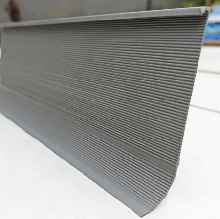 Коннелюрный односоставной плинтус Bonkeel Prof Серый (95х2700мм) в Йошкар-Оле